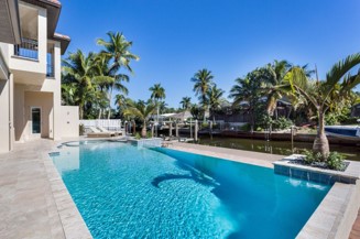 Vacation rental pool in Naples Florida
